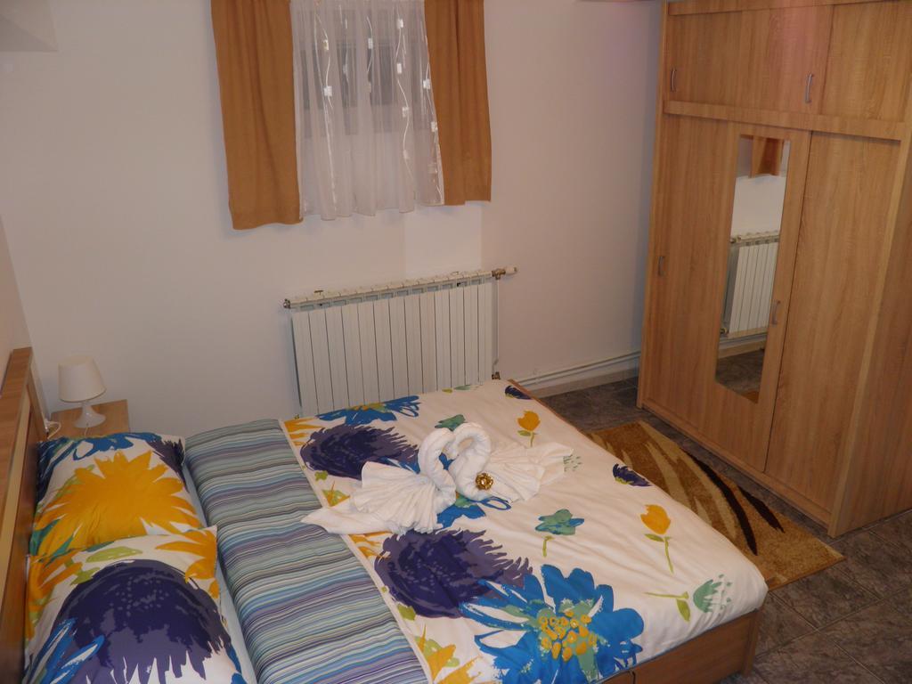 Apartman Marko Ogulin Exterior foto