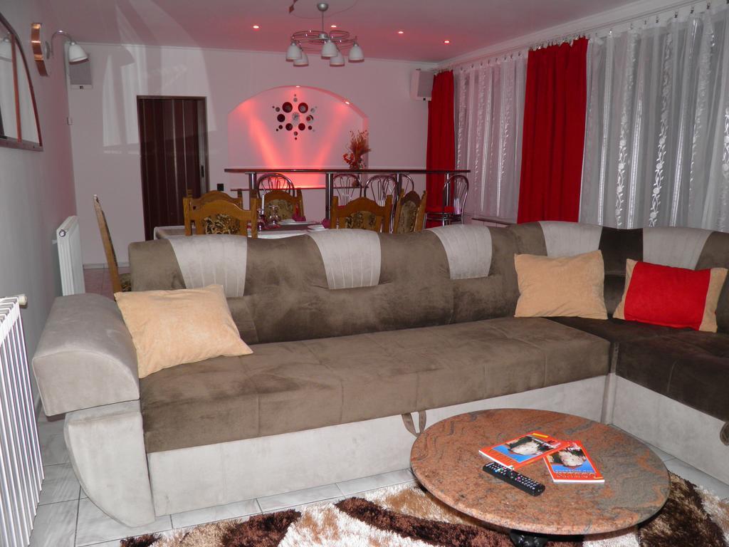 Apartman Marko Ogulin Exterior foto